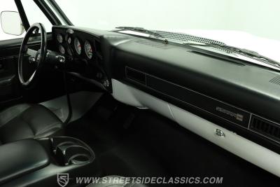 1986 GMC C1500 Sierra Classic Restomod