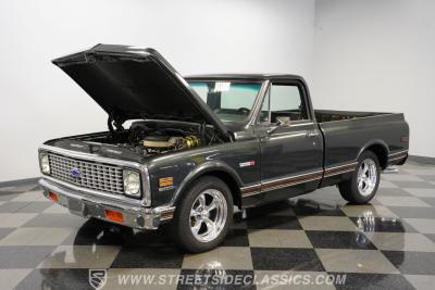 1971 Chevrolet C10 Cheyenne Super Restomod
