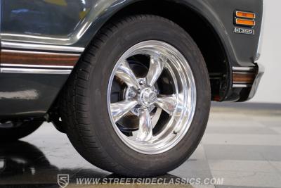 1971 Chevrolet C10 Cheyenne Super Restomod