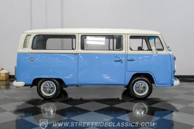 1974 Volkswagen Type 2 Kombi Bus