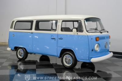 1974 Volkswagen Type 2 Kombi Bus