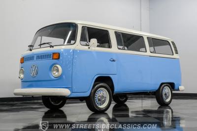 1974 Volkswagen Type 2 Kombi Bus