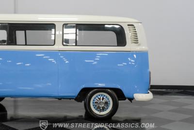 1974 Volkswagen Type 2 Kombi Bus