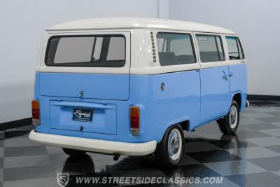 1974 Volkswagen Type 2 Kombi Bus
