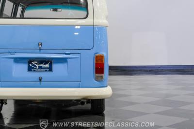 1974 Volkswagen Type 2 Kombi Bus