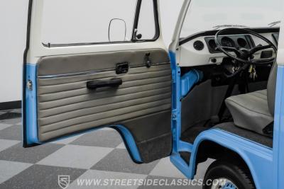1974 Volkswagen Type 2 Kombi Bus