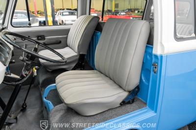 1974 Volkswagen Type 2 Kombi Bus