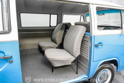 1974 Volkswagen Type 2 Kombi Bus