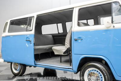 1974 Volkswagen Type 2 Kombi Bus