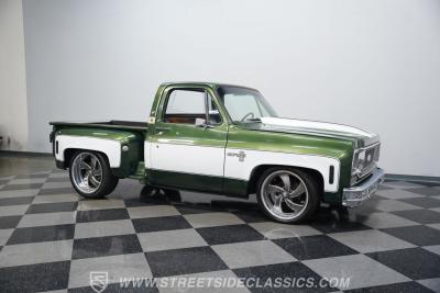 1974 Chevrolet C10 Stepside LS Restomod