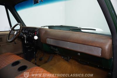 1974 Chevrolet C10 Stepside LS Restomod