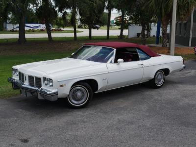 1975 Oldsmobile Delta 88 Royale Convertible