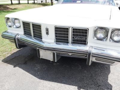 1975 Oldsmobile Delta 88 Royale Convertible