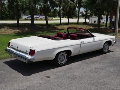 1975 Oldsmobile Delta 88 Royale Convertible