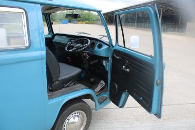 1976 Volkswagen CAMPER VAN