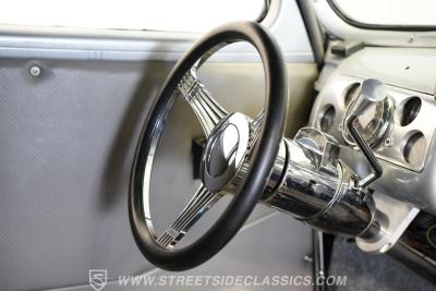 1940 Ford Deluxe