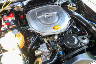 1986 Mercedes - Benz 420 SL &ldquo;The hidden strip is still there&rdquo;