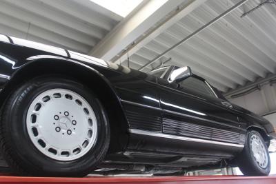 1986 Mercedes - Benz 420 SL &ldquo;The hidden strip is still there&rdquo;