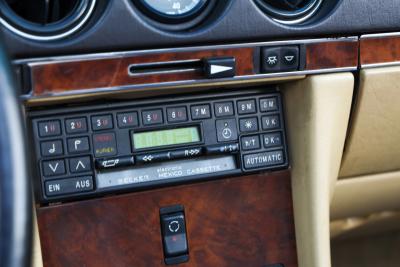 1986 Mercedes - Benz 420 SL &ldquo;The hidden strip is still there&rdquo;