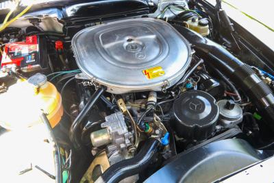 1986 Mercedes - Benz 420 SL &ldquo;The hidden strip is still there&rdquo;