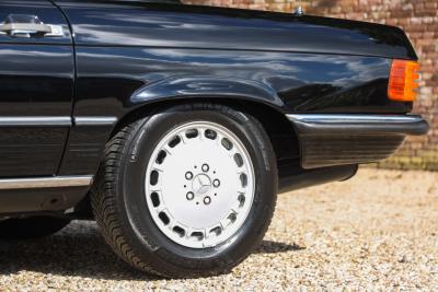 1986 Mercedes - Benz 420 SL &ldquo;The hidden strip is still there&rdquo;
