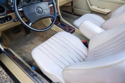 1986 Mercedes - Benz 420 SL &ldquo;The hidden strip is still there&rdquo;