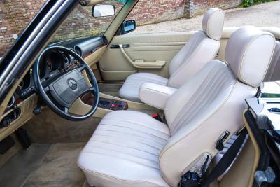 1986 Mercedes - Benz 420 SL &ldquo;The hidden strip is still there&rdquo;