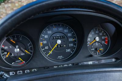 1986 Mercedes - Benz 420 SL &ldquo;The hidden strip is still there&rdquo;