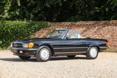 1986 Mercedes - Benz 420 SL &ldquo;The hidden strip is still there&rdquo;