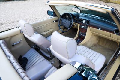 1986 Mercedes - Benz 420 SL &ldquo;The hidden strip is still there&rdquo;
