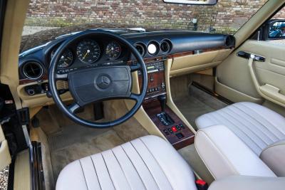 1986 Mercedes - Benz 420 SL &ldquo;The hidden strip is still there&rdquo;