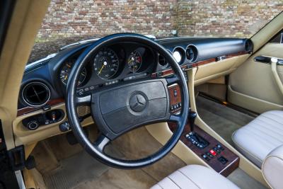 1986 Mercedes - Benz 420 SL &ldquo;The hidden strip is still there&rdquo;