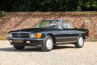 1986 Mercedes - Benz 420 SL &ldquo;The hidden strip is still there&rdquo;