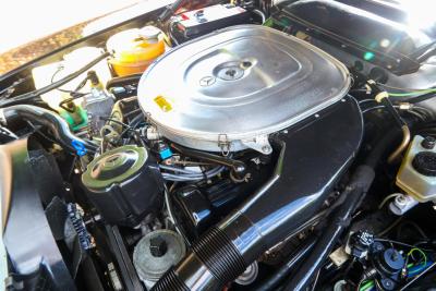 1986 Mercedes - Benz 420 SL &ldquo;The hidden strip is still there&rdquo;