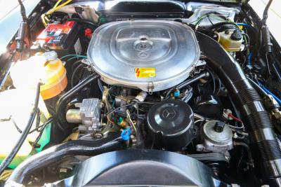 1986 Mercedes - Benz 420 SL &ldquo;The hidden strip is still there&rdquo;