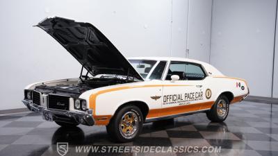 1972 Oldsmobile Cutlass Supreme Hurst/Olds Indy 500 Pace Car