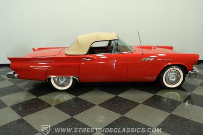 1957 Ford Thunderbird