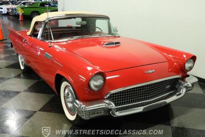 1957 Ford Thunderbird