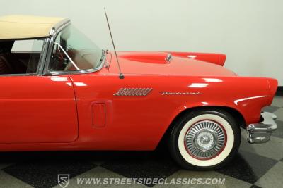1957 Ford Thunderbird