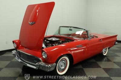 1957 Ford Thunderbird