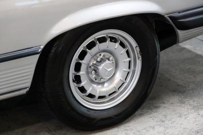 1975 Mercedes - Benz 450 SLC