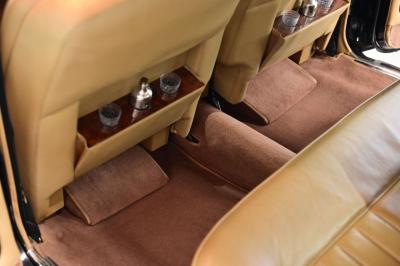 1972 Rolls - Royce SILVER CLOUD LWB