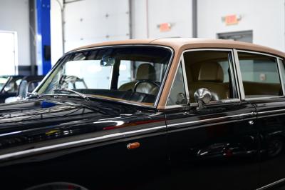 1972 Rolls - Royce SILVER CLOUD LWB