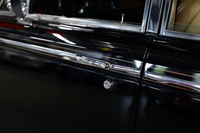 1972 Rolls - Royce SILVER CLOUD LWB