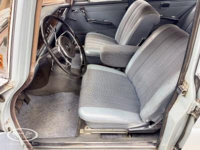 1965 Mercedes - Benz 230S