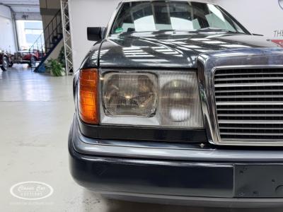 1992 Mercedes - Benz 200E