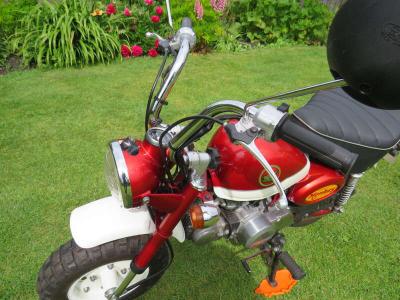 2000 Honda Z50 MILLENIUM LIMITED EDITION