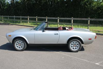 1981 Fiat 124 SPIDER LHD
