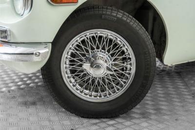 1975 MG B