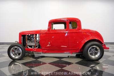 1932 Ford 5-Window Coupe